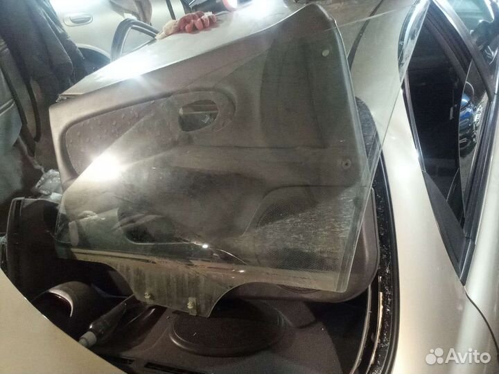 Kia spectra стекло водительское