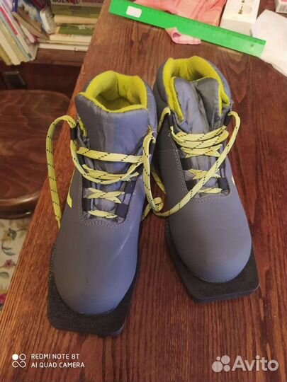 Лыжные ботинки