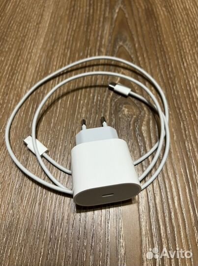 Зарядное устройство Apple 20W USB-C (A2347)