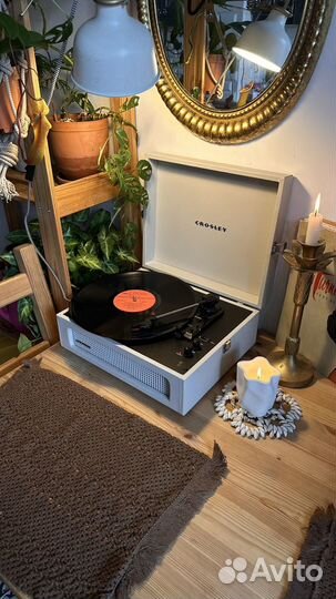 Виниловый проигрыватель crosley + 5 пластинок