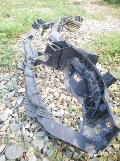 Суппорт (Рамка) радиатора