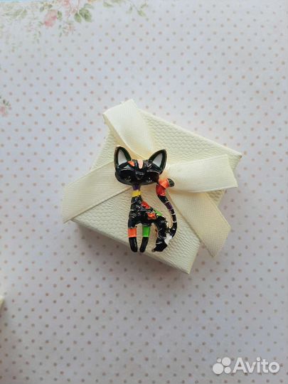 Брошь мышка/хомячок на цветке