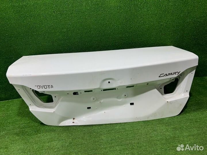 Крышка багажника Toyota Camry