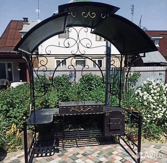 Мангал с крышей