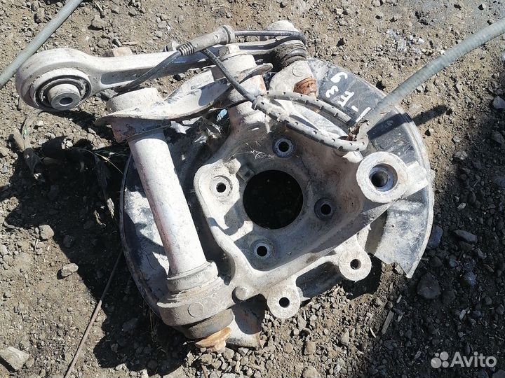 Порюворотныц кулак бмв е 39 задний правый