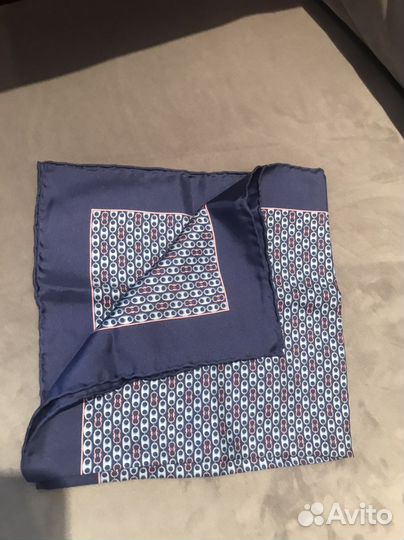 Платок шелковый Salvatore Ferragamo. Оригинал