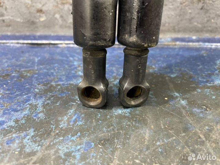 Амортизаторы багажника Honda Cr-V 4 RM