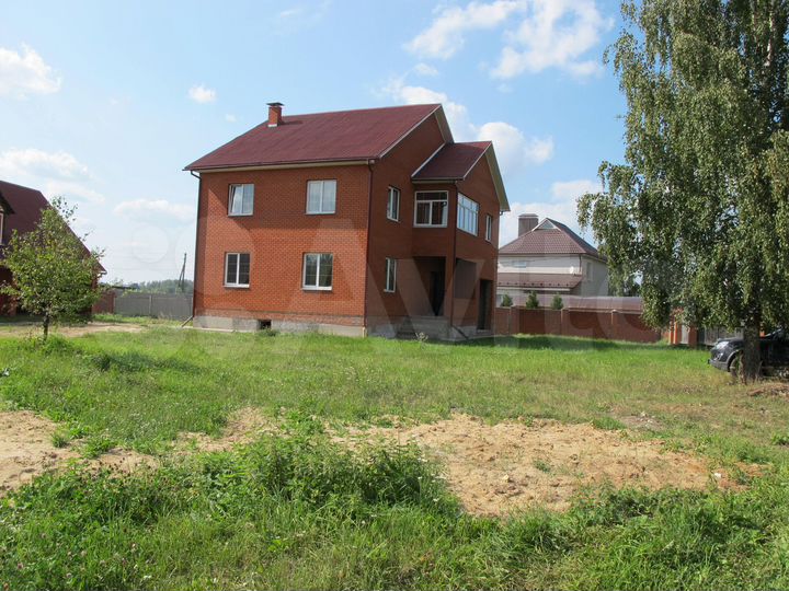 Коттедж 349,1 м² на участке 15,3 сот.