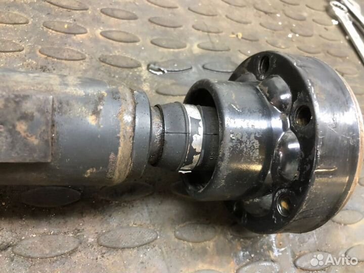 Карданный вал Volkswagen Touareg 2006