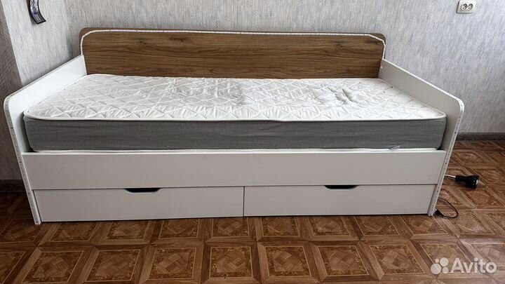 Кровать односпальная 90х200 с матрасом бу