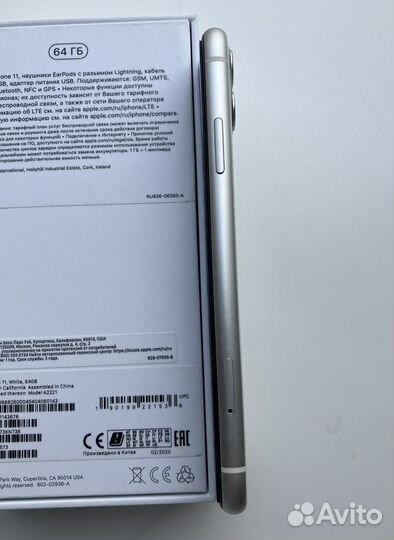 Телефон iPhone 11 64 гб белый