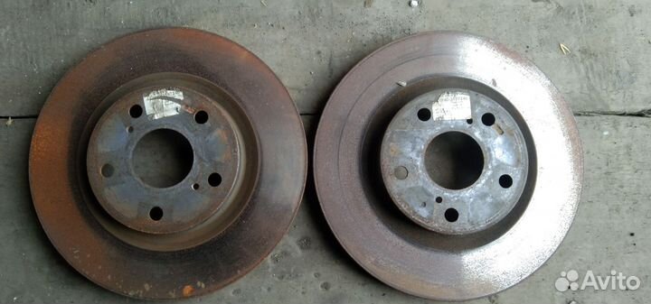 Диски тормозные передние оригинал Тойота camry 40