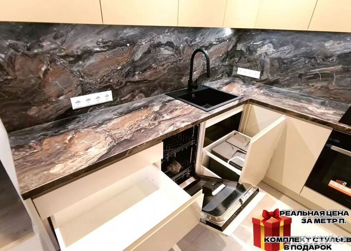 Кухня до потолка на заказ