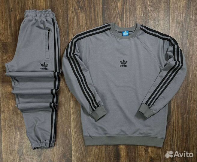 Спортивный костюм adidas