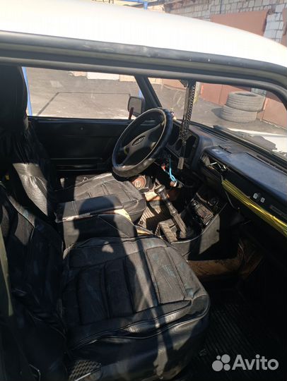 ВАЗ 2105 1.5 МТ, 1997, 20 000 км