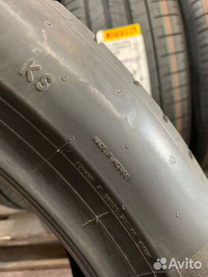 Pirelli P Zero Luxury Saloon 275/40 R22 и 315/35 R22 107Y