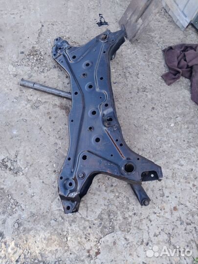 Подрамник на lancer 10