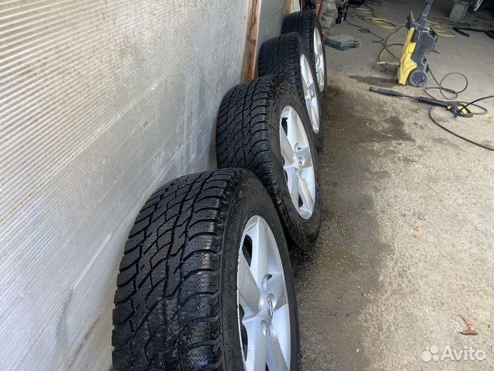 Комплект зимней резины и дисков Nissan