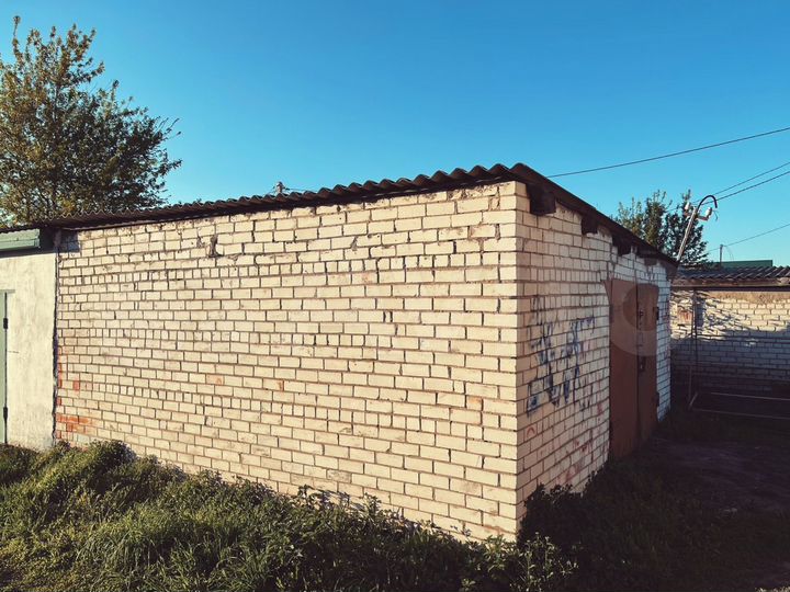 Гараж, > 30 м²