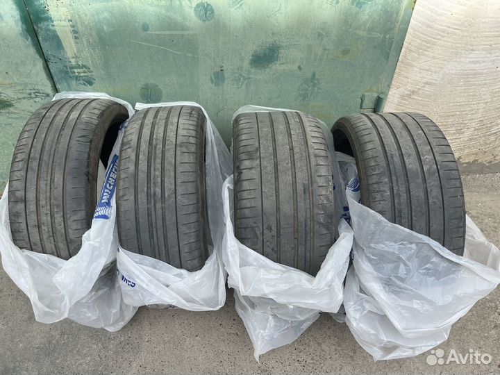 Pirelli P Zero 245/35 R20 и 275/30 R20