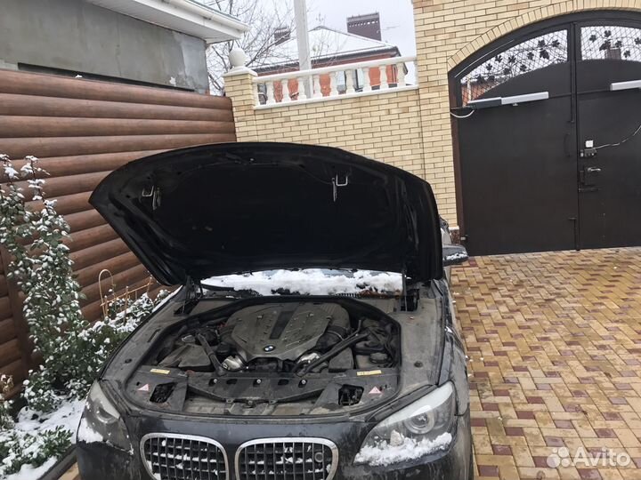 BMW 7 F01 капот