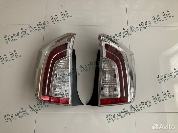 Фонарь задний (2шт) Toyota Prius (2011-2015) - LED