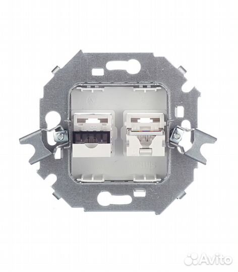 Розетка телефонная/компьютерная 1591590-030 скрыта