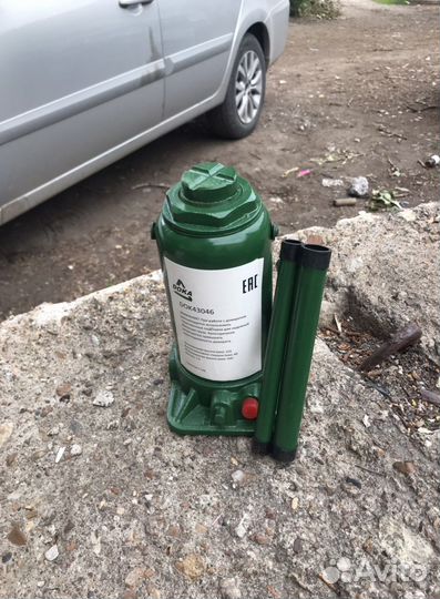 Домкрат бутылочный 2, 5,10,20 тонн Новый