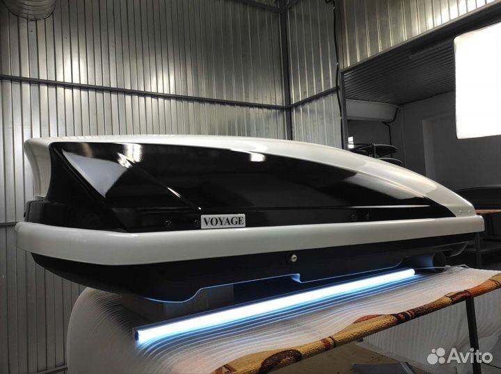 Автобокс на крышу Voyage175 см 440L черно-белый