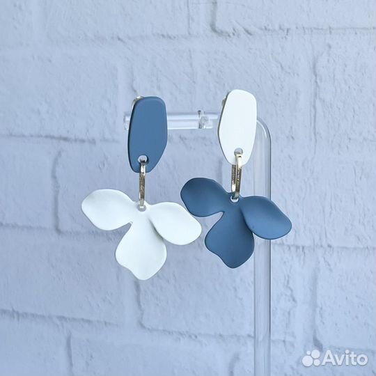 Серьги модные стильные