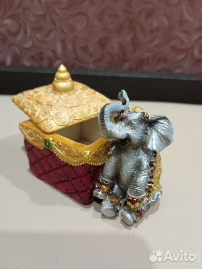 Шкатулка со слоном