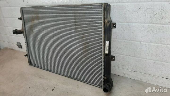 Радиатор двс Volkswagen Passat B6 2.0 дизель