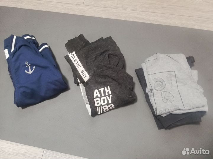 Набор вещей пайта джинсы майка футболка кроссовки