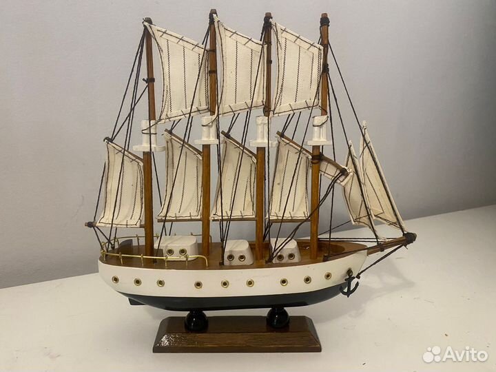 Коллекционный макет корабля Creoula