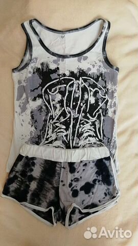 Женский костюм