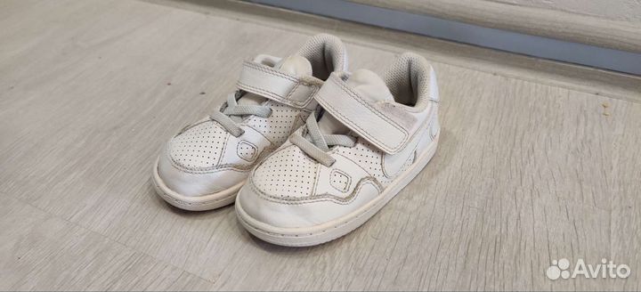 Кроссовки детские 22-25