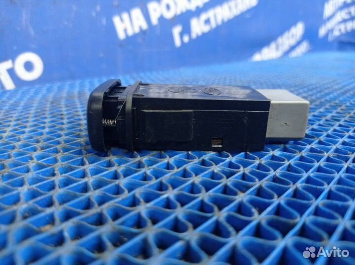 Кнопка птф Kia Clarus седан T8 2000
