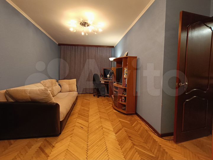 3-к. квартира, 54 м², 1/9 эт.