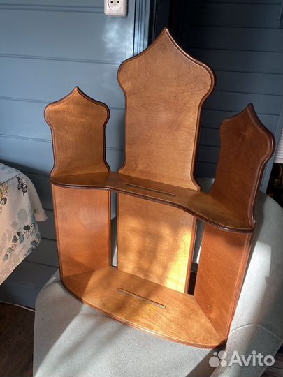 Угловая полка для икон