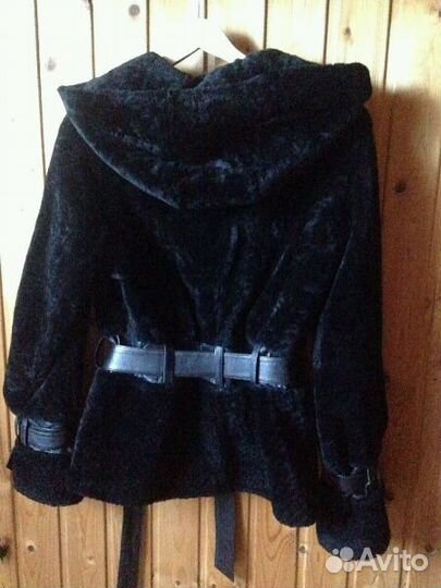 Полушубок из стриженой цигейки с кожаной отделкой