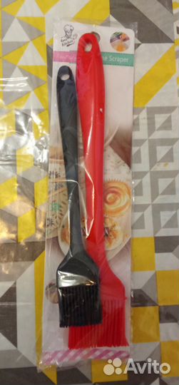 Лопатка и силиконовые кисточки