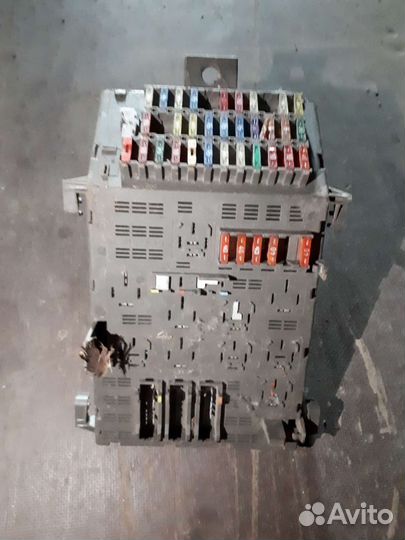 Блок предохранителей Renault Laguna