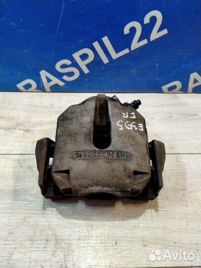 Суппорт передний правый Bmw 523I Левый Руль