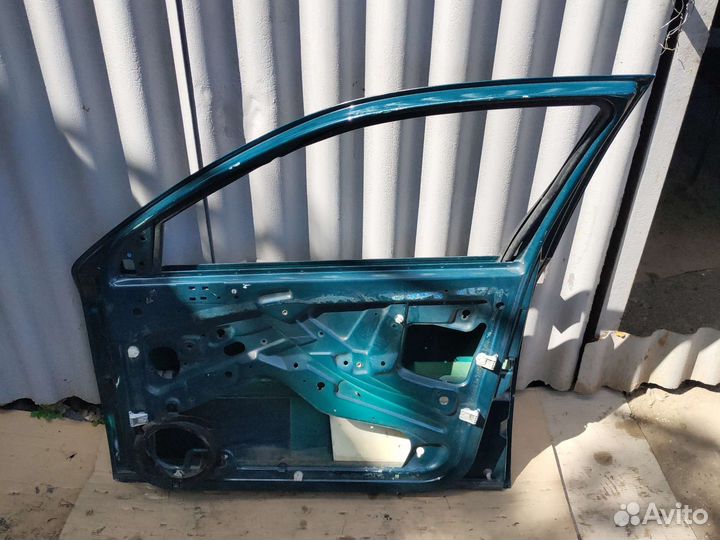 Дверь передния правая на Skoda Octavia A4