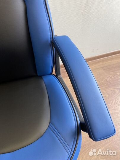 Компьютерное кресло. Гарантия 1 год