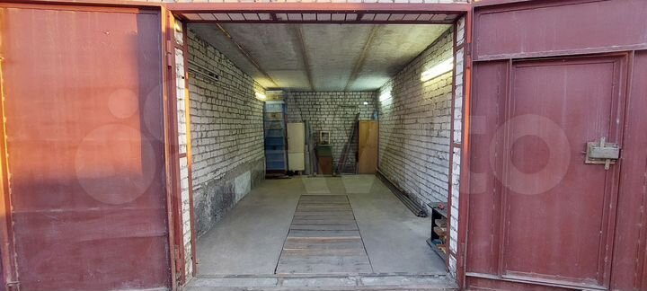 Гараж, > 30 м²