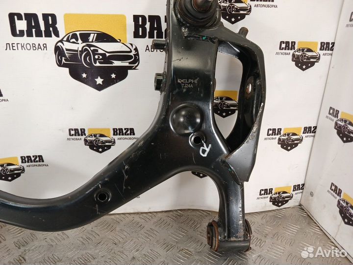 Рычаг подвески передний нижний правый R