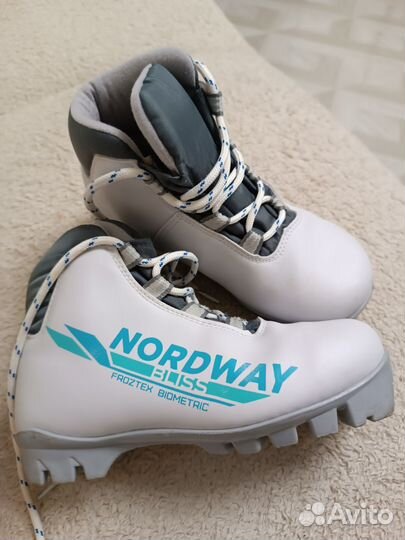 Лыжные ботинки