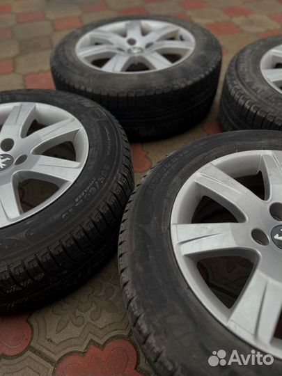 Зимняя резина Michelin 205/60R16 + диски Peugeot