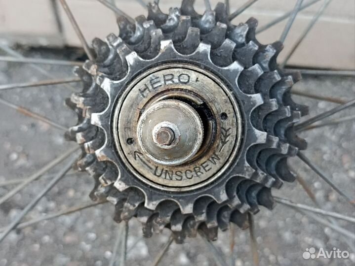 Колёса старт шоссе